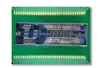 16×16 MZI光開關(guān)陣列封裝實(shí)物-廣西科毅光通信